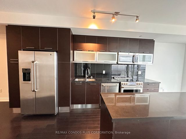6201 - 388 Yonge St