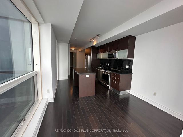 6201 - 388 Yonge St