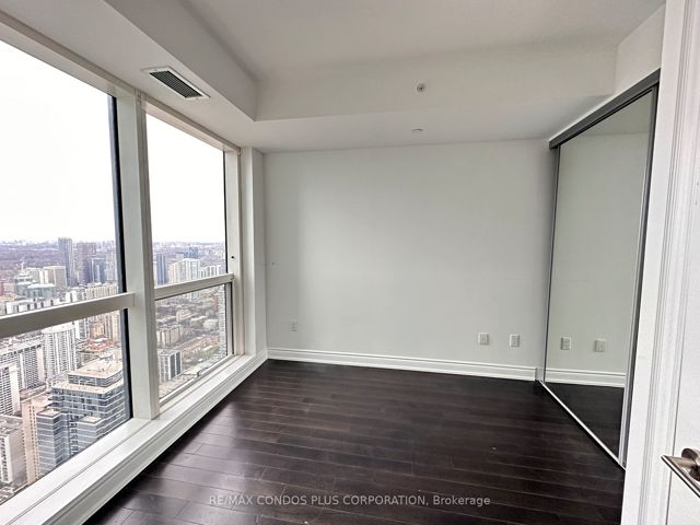 6201 - 388 Yonge St
