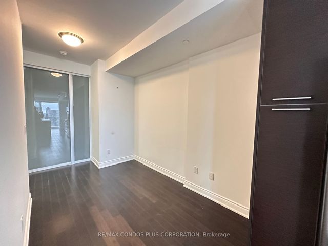 6201 - 388 Yonge St