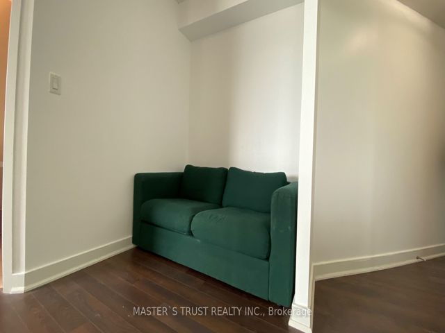 304 - 5740 Yonge St