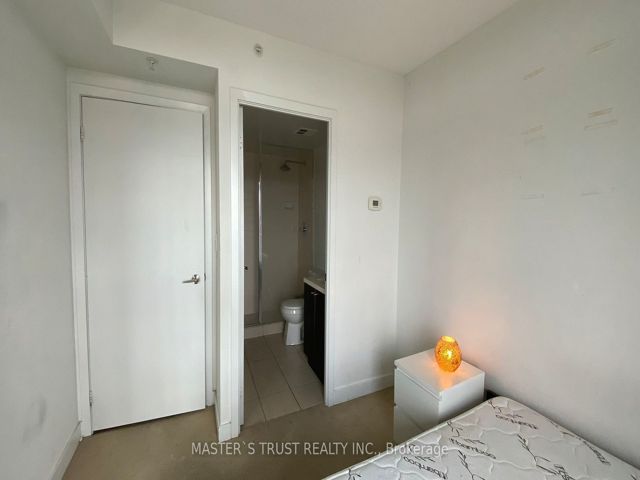 304 - 5740 Yonge St