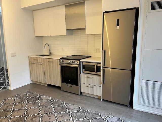 420 - 251 Jarvis St