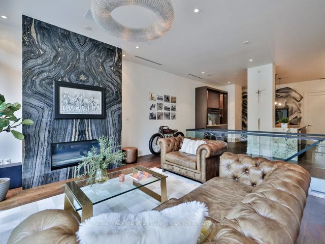 3D - 36 Hazelton Ave