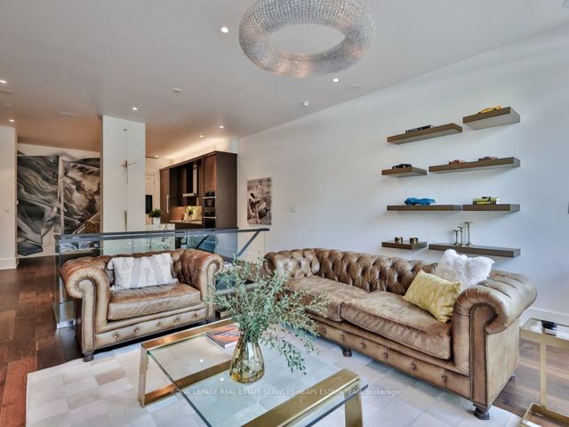 3D - 36 Hazelton Ave