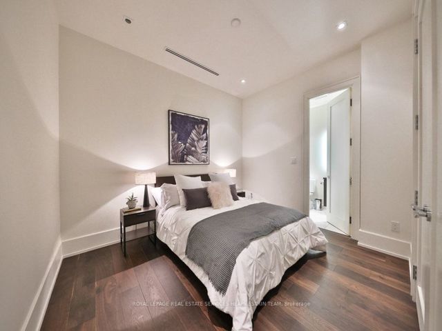 3D - 36 Hazelton Ave