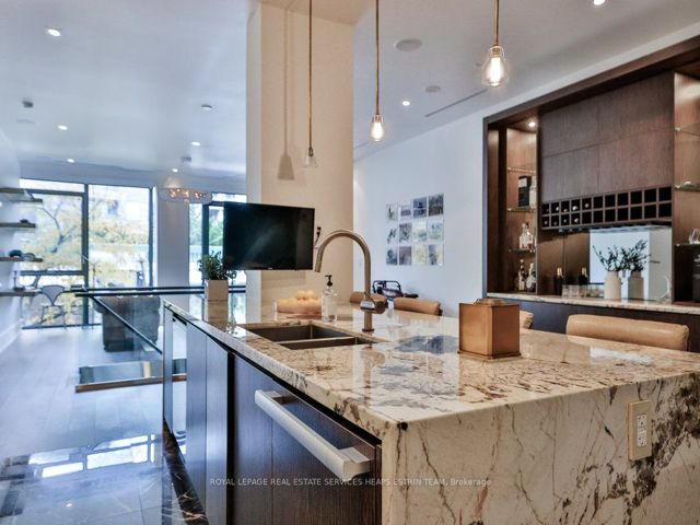 3D - 36 Hazelton Ave