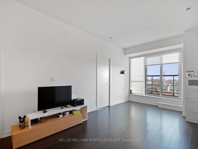 304 - 1603 Eglinton Ave W