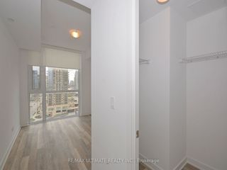 401 - 5180 Yonge St