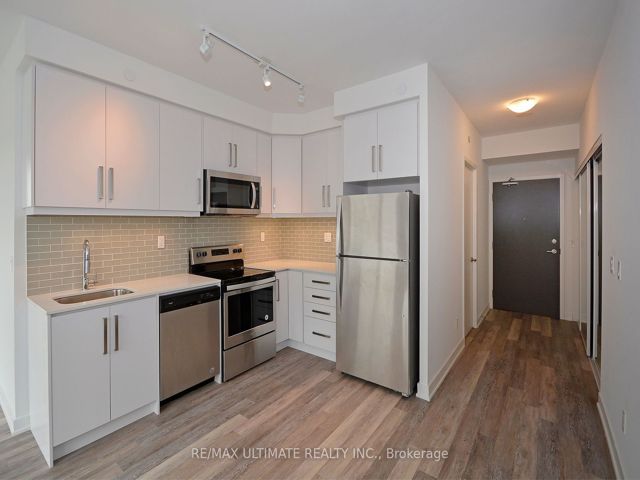 401 - 5180 Yonge St