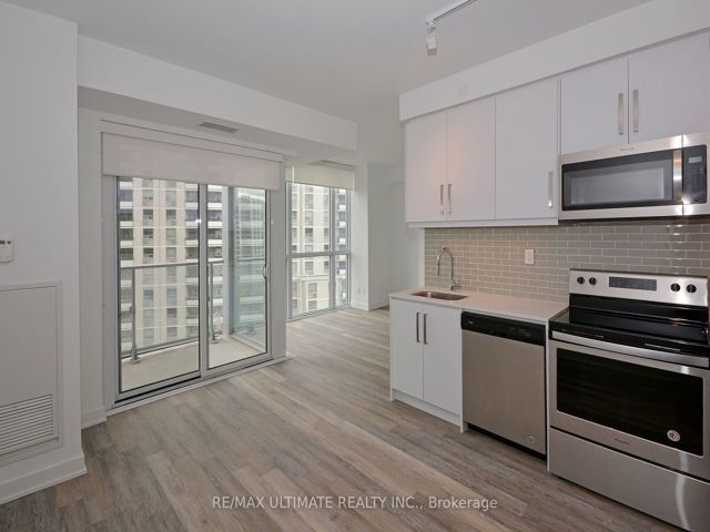 401 - 5180 Yonge St