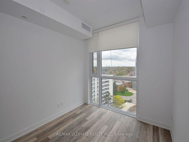401 - 5180 Yonge St