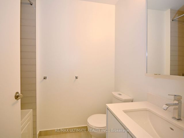 401 - 5180 Yonge St