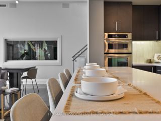 PH-02 - 478 King St W