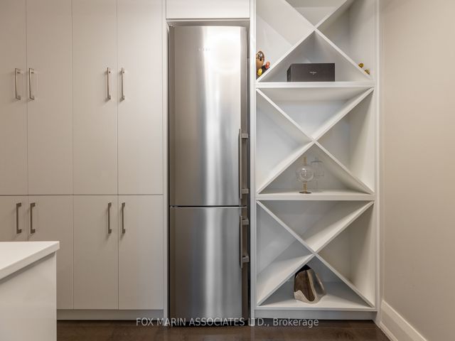 PH-02 - 478 King St W