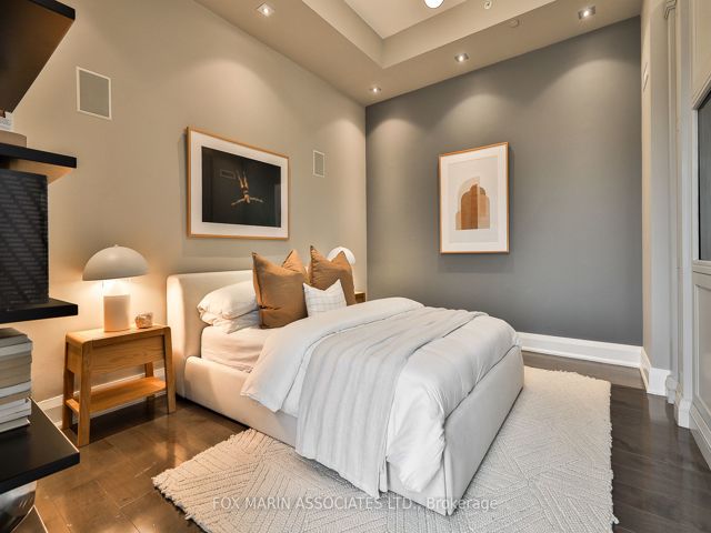 PH-02 - 478 King St W