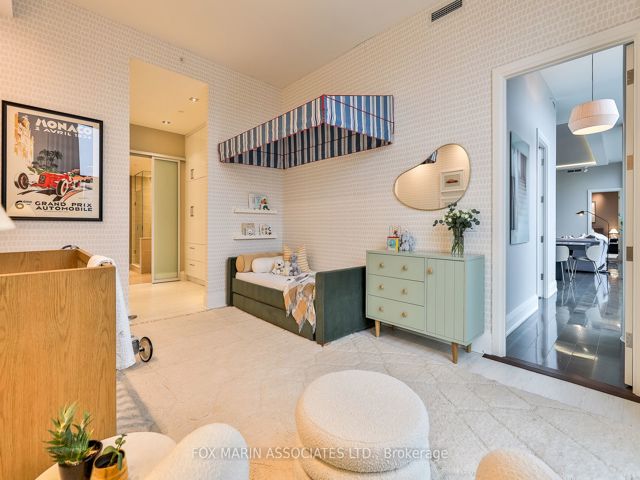 PH-02 - 478 King St W