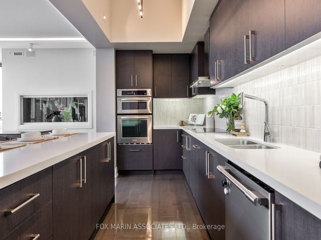 PH-02 - 478 King St W