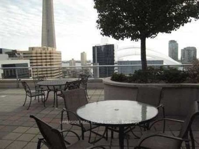 629 - 250 Wellington St W