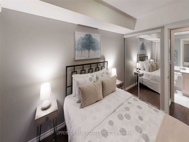 629 - 250 Wellington St W