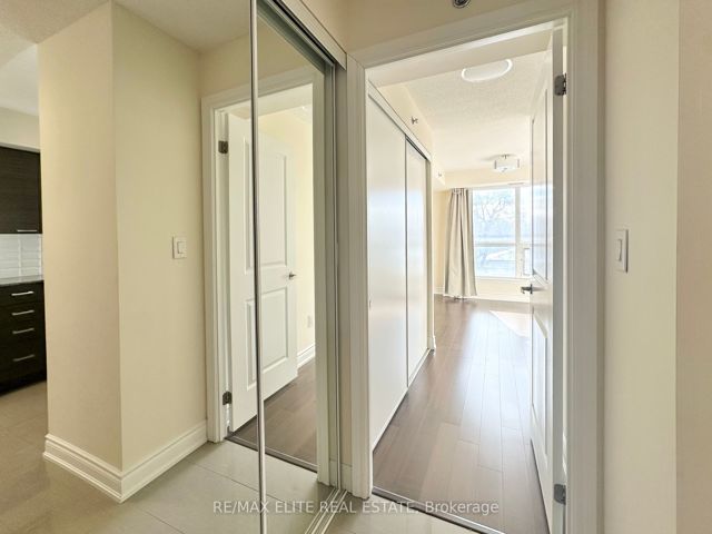 313 - 760 Sheppard Ave W