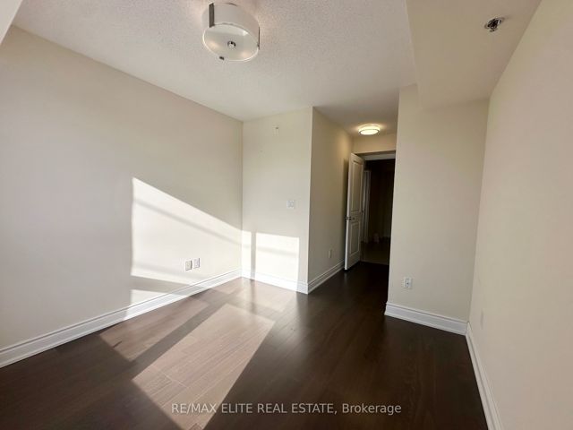 313 - 760 Sheppard Ave W