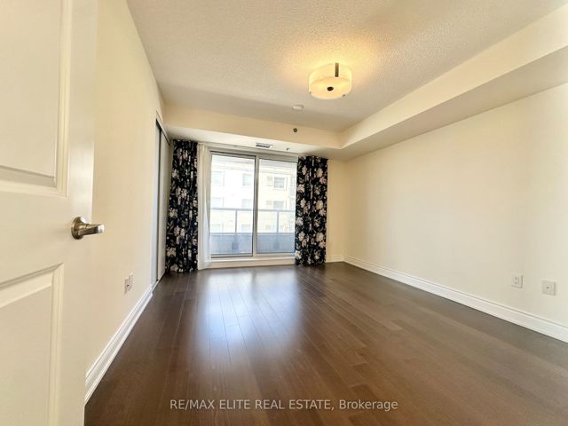 313 - 760 Sheppard Ave W
