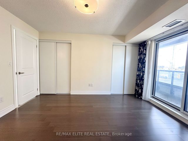 313 - 760 Sheppard Ave W