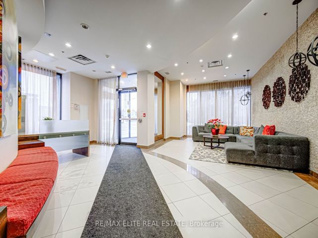 313 - 760 Sheppard Ave W