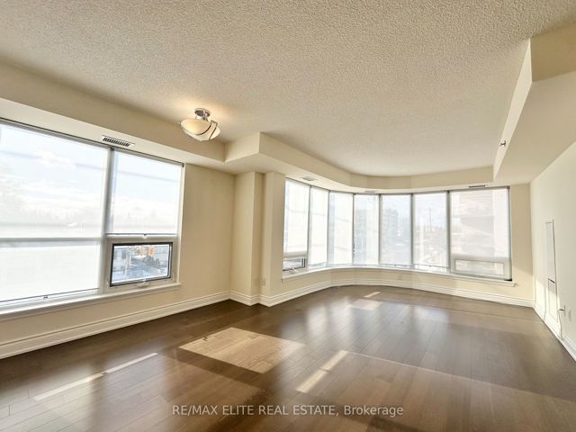 313 - 760 Sheppard Ave W