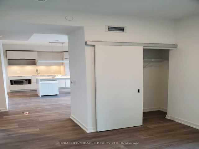 1012 - 15 Lower Jarvis St