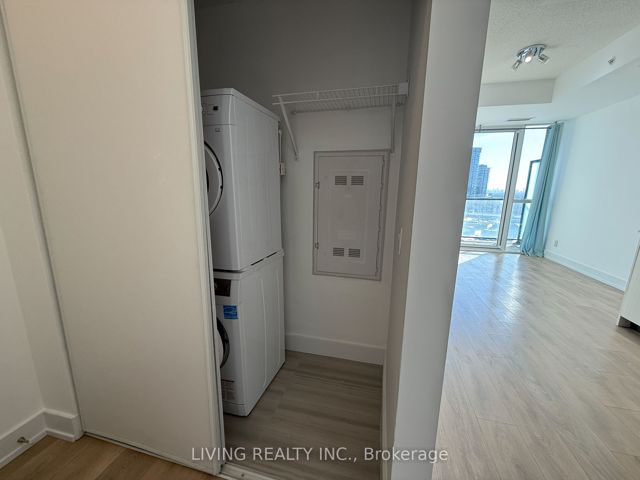 1512 - 128 Fairview Mall Dr