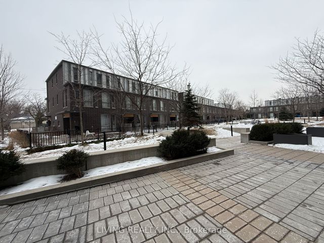1512 - 128 Fairview Mall Dr