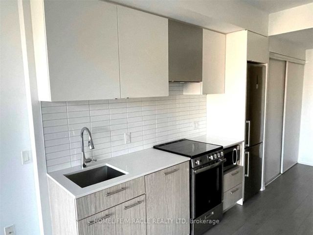 1605 - 251 Jarvis St
