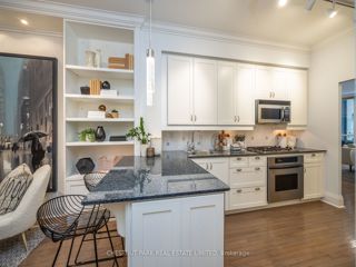 102 - 20 Scrivener Sq
