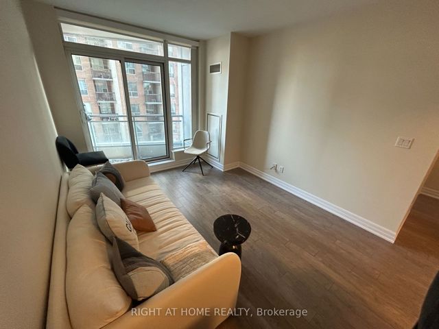 801 - 8 Scollard St