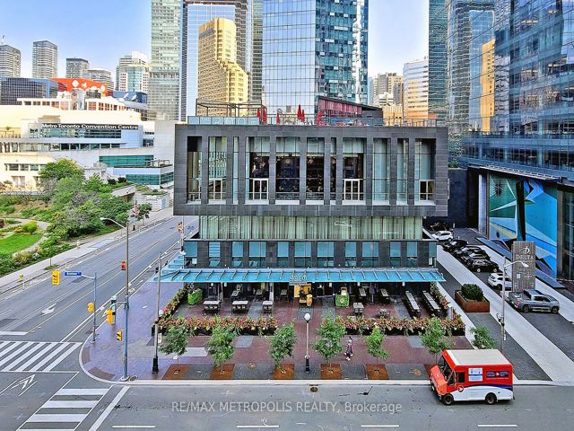 319 - 51 Lower Simcoe St