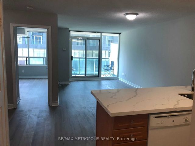 319 - 51 Lower Simcoe St