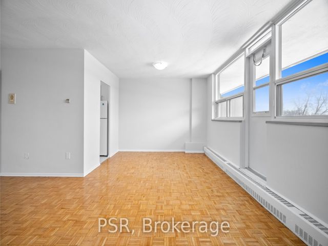 317 - 105 Rowena Dr