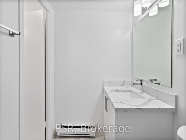 1222 - 105 Rowena Dr