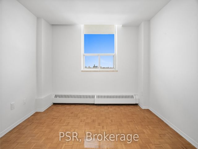 1222 - 105 Rowena Dr