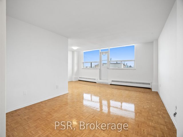 1222 - 105 Rowena Dr