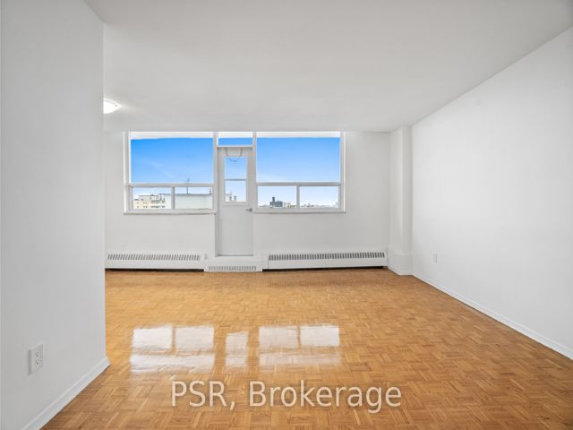 1222 - 105 Rowena Dr