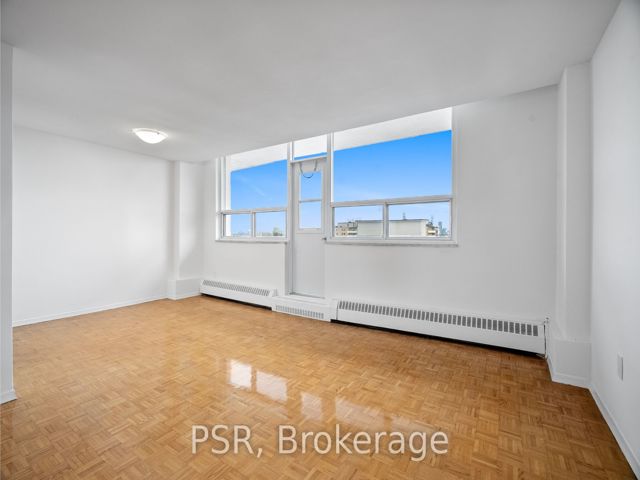 1222 - 105 Rowena Dr
