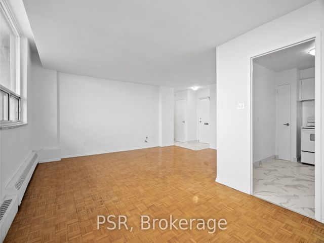 1222 - 105 Rowena Dr
