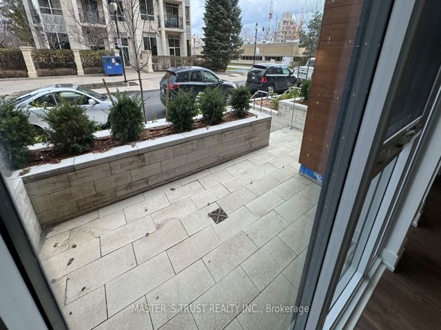 203 - 30 Inn On The Park Dr