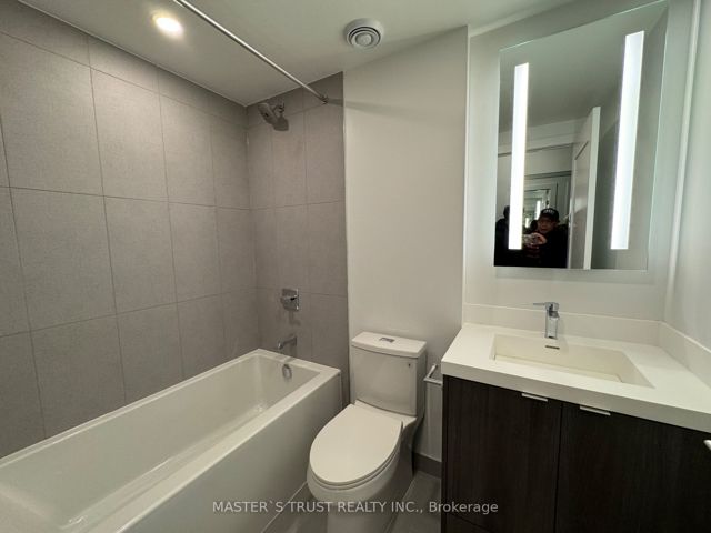 203 - 30 Inn On The Park Dr