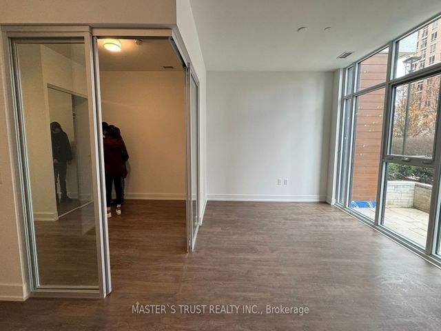 203 - 30 Inn On The Park Dr
