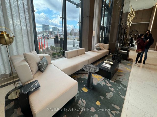 203 - 30 Inn On The Park Dr