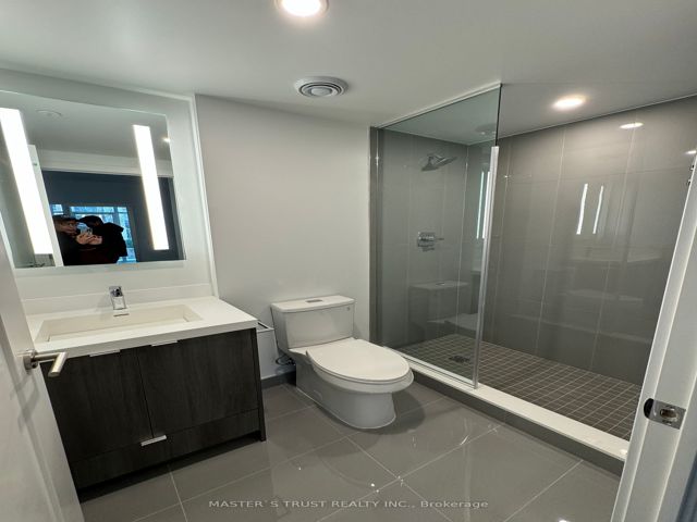 203 - 30 Inn On The Park Dr